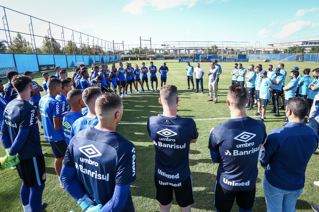 Grêmio desfaz rumores e solta comunicado oficial sobre a situação da comissão técnica nas próximas partidas Herrmann