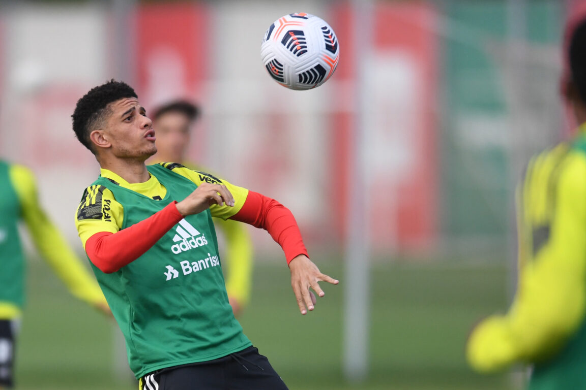 Taison deixa de lado as provocações e mostra respeito ao Grêmio antes do Gauchão: "Vai brigar pelo título" Taison