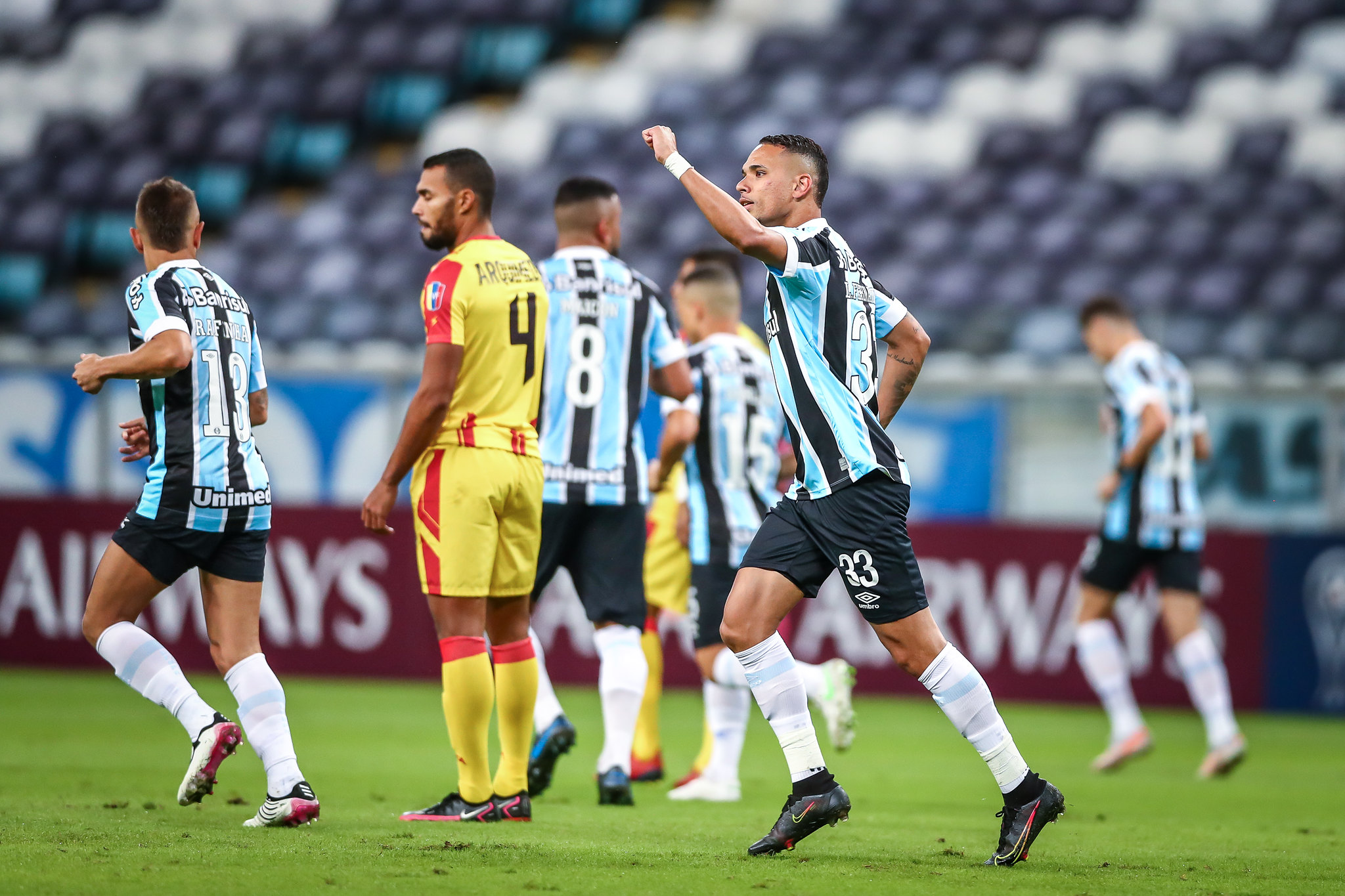Felipão admite "implicância" da torcida, mas não abre mão de Luiz Fernando: "Pelo que vi jogar no Botafogo" Luiz Fernando