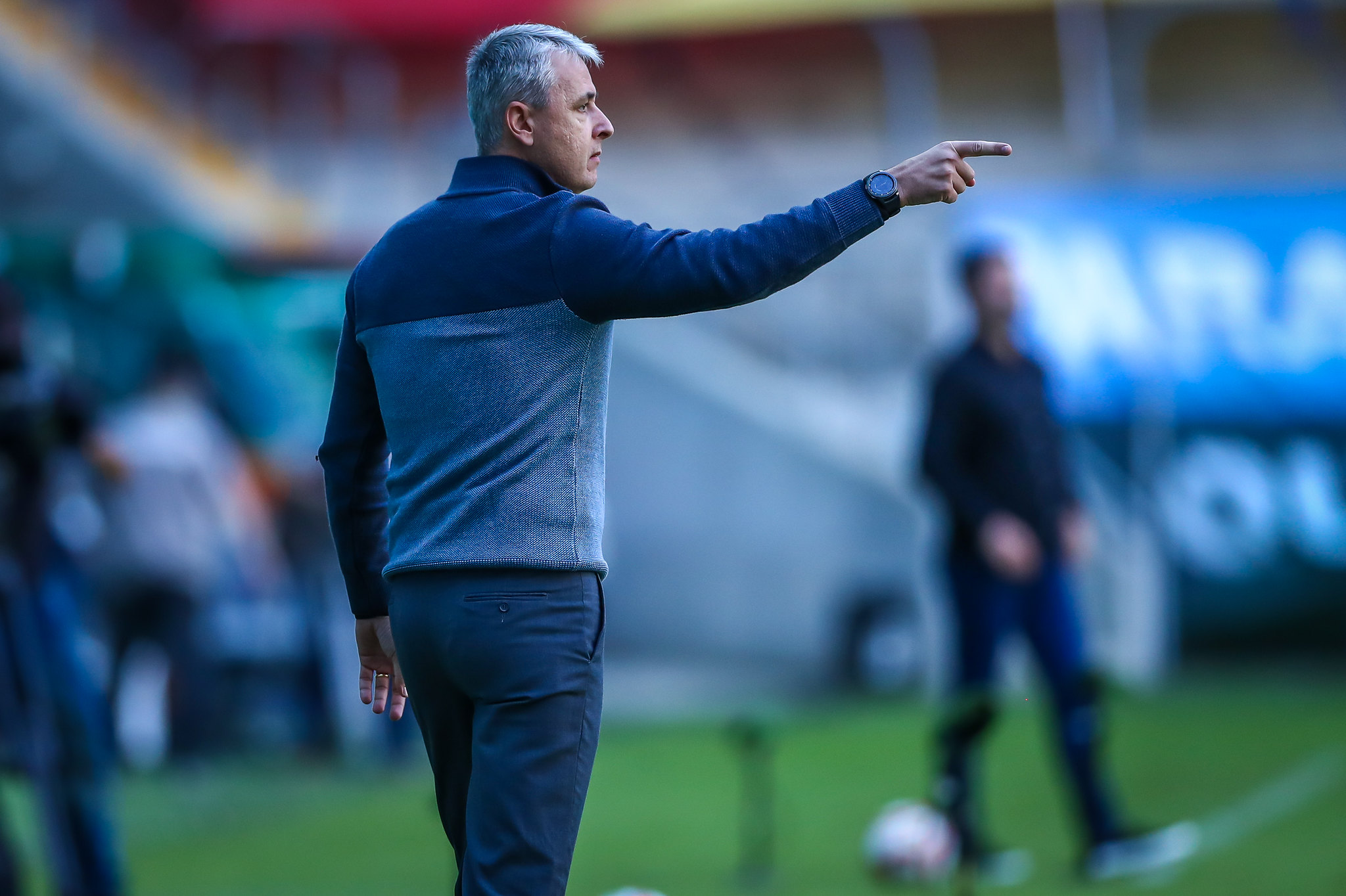 Técnico do Grêmio explica o que falta para Bobsin e Fernando Henrique e valoriza currículos de Lucas Silva e Thiago Santos: "Campeões" Tiago Nunes