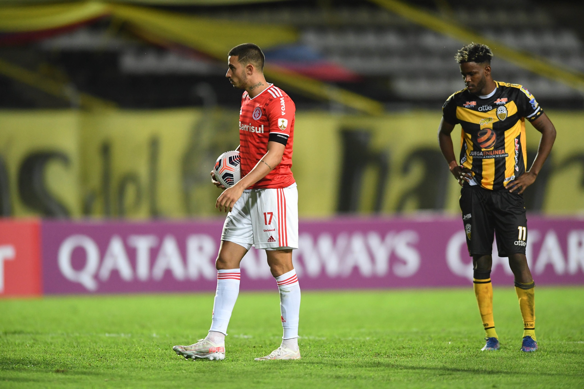 Galhardo foi barrado contra o Fluminense por "indisciplina" e por "decisão interna" da direção, diz site Galhardo