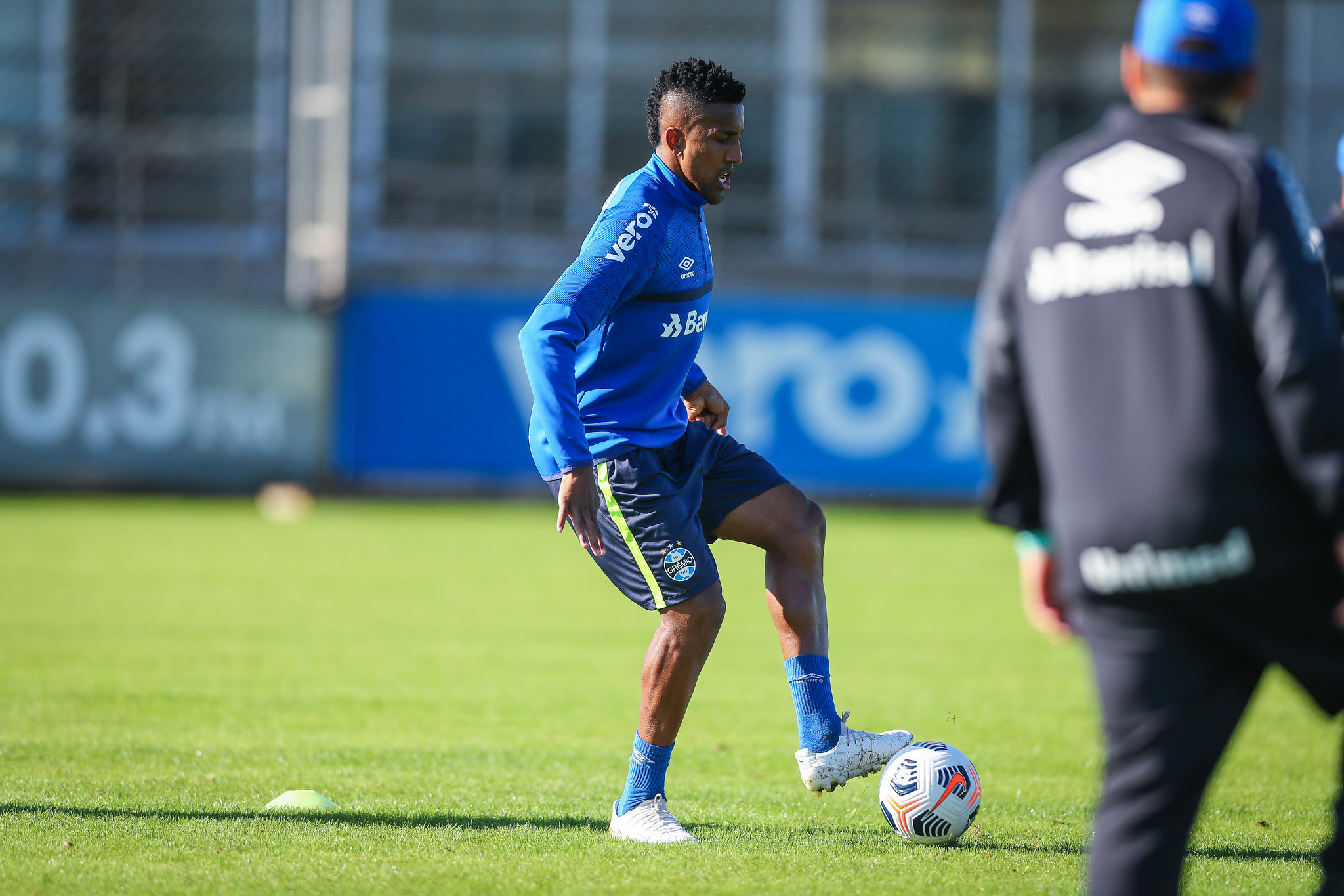 Com retornos, jovens e reservas, veja provável escalação do Grêmio, horário e transmissão contra o Aragua Grêmio