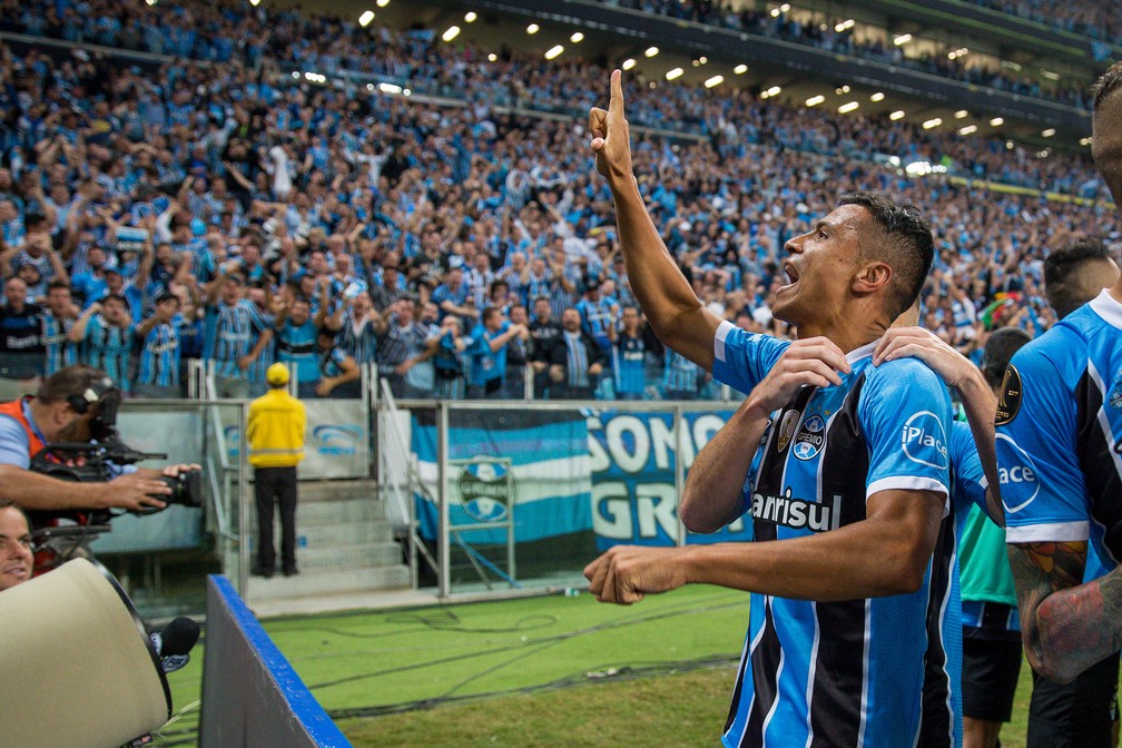 Cícero fala em gratidão eterna pelo Grêmio e relembra gol sobre o Lanús na final da Libertadores na Arena: "Chega a arrepiar" Cícero