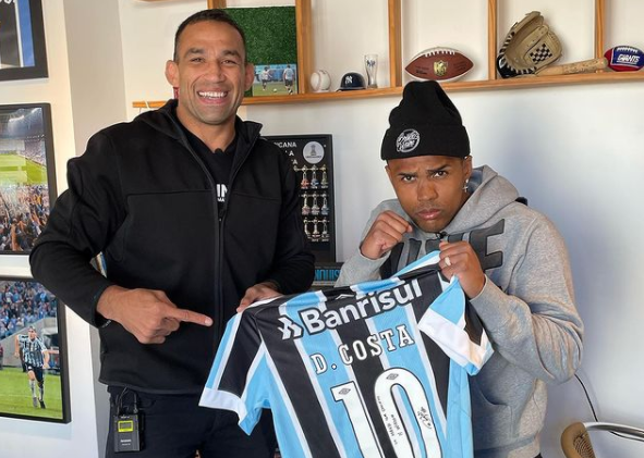 Douglas Costa