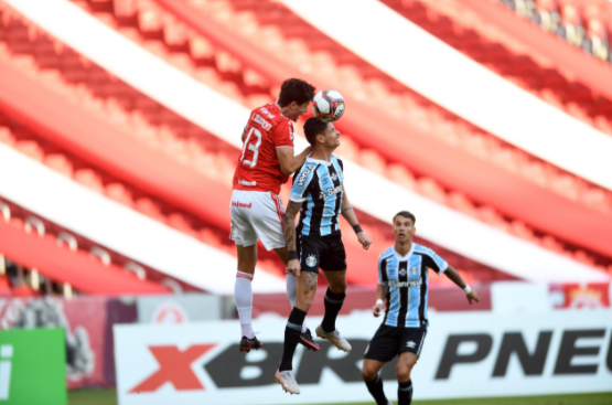 Reação de Dourado após gol da vitória do Grêmio repercute entre torcida e imprensa; jogador desaba no gramado Dourado
