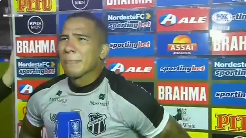 Saudades, tricolor? Ex-Grêmio, Jael marca de falta, bota Ceará em vantagem contra o Bahia e chora em entrevista Jael