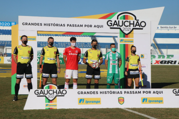 De fora do Gauchão, Taison diz que elenco "sentiu" derrota para o Juventude: "Tem que sentir quando perde" Juventude