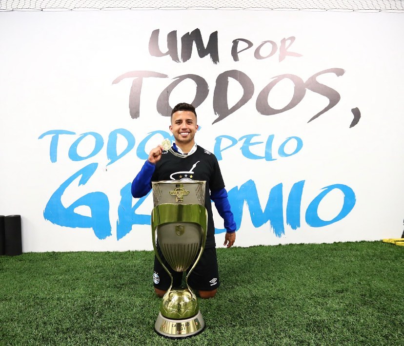 Matheus Henrique explica resposta ao "cheirinho" pós-título e tira mais onda: "Se a carapuça serviu..." Matheus Henrique
