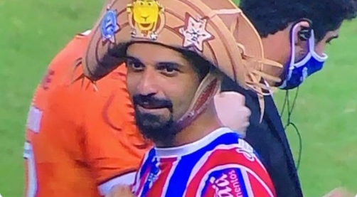 Perfil do Bahia se diverte com gremistas após título da Copa do Nordeste: "Thaciano = taça esse ano" Thaciano