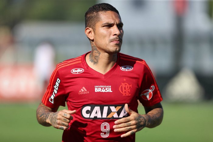 Para comentarista, saída de Guerrero do Inter seria "muito pior" do que foi em Corinthians e Flamengo: "Sacanagem" Guerrero