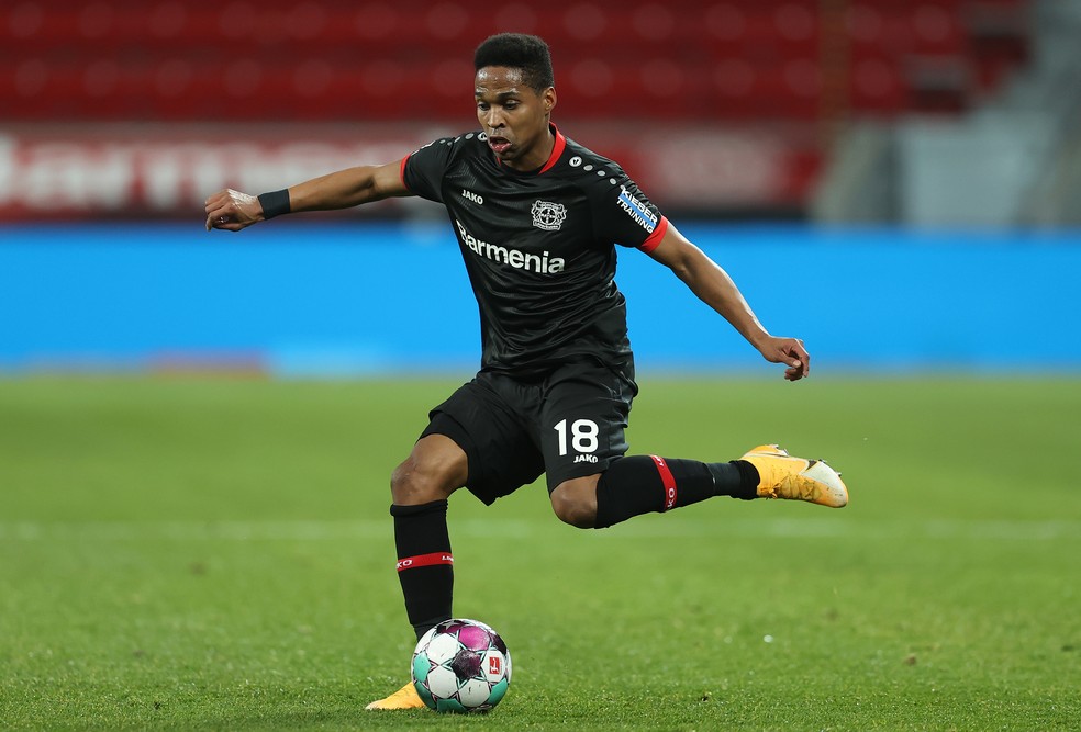 Wendell promete voltar ao Grêmio após "cobrança" de Douglas Costa em postagem: "Chega nunca?" Wendell