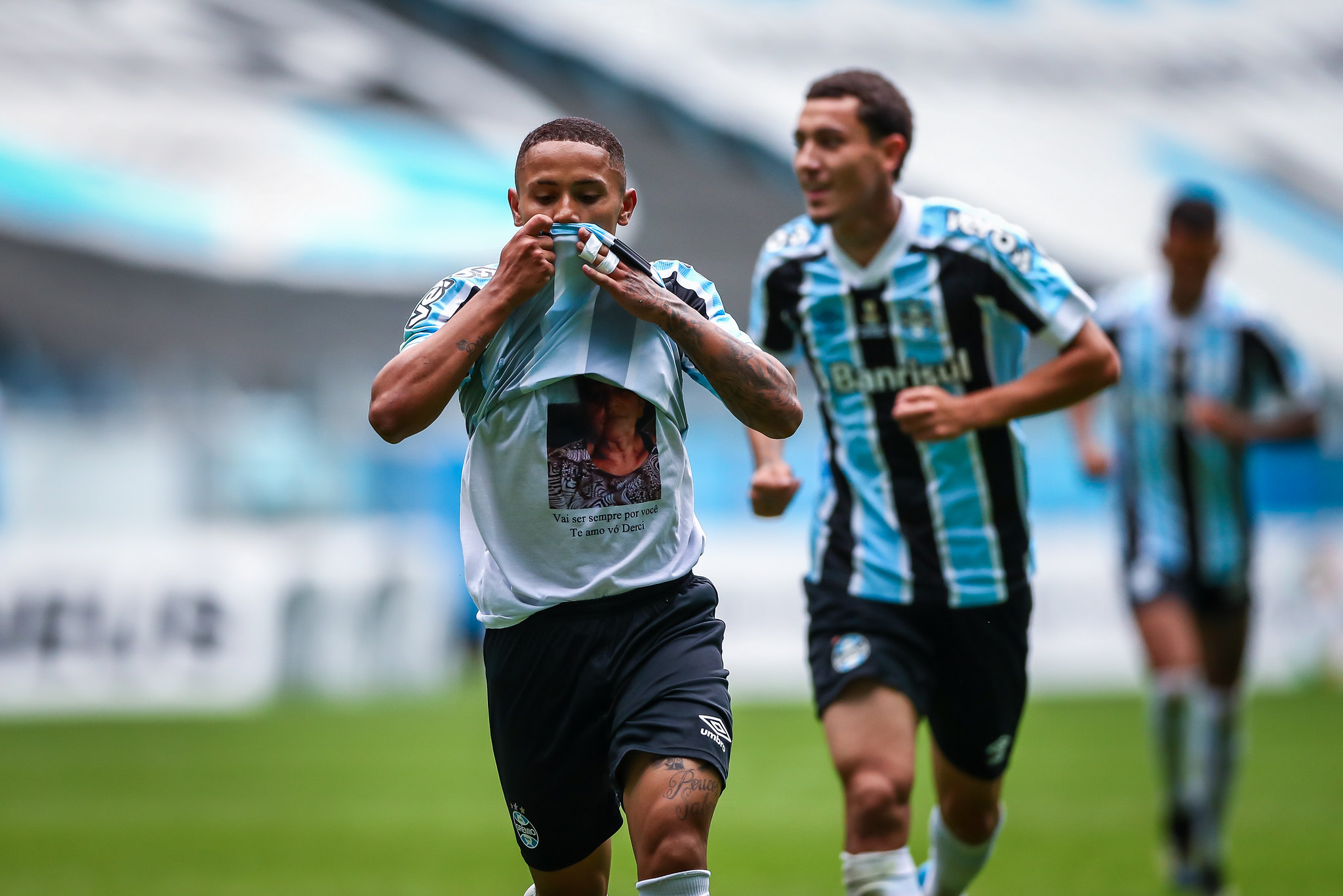 Mercado: direção do Grêmio admite dificuldades em contratar e encaminha empréstimo de Guilherme Azevedo Gui Azevedo
