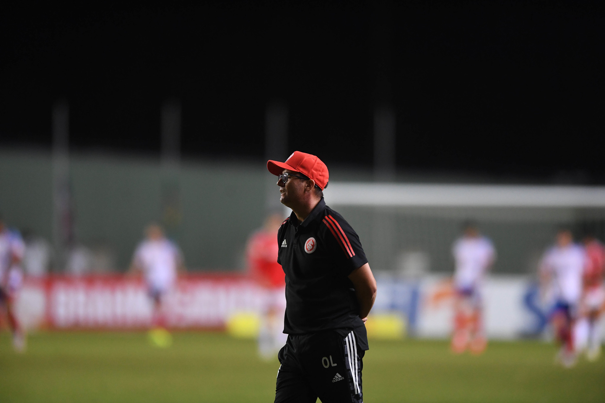 Loss diz que Ramírez deixou "legado", compara vestiários e quer acabar com série de expulsões no Inter Inter