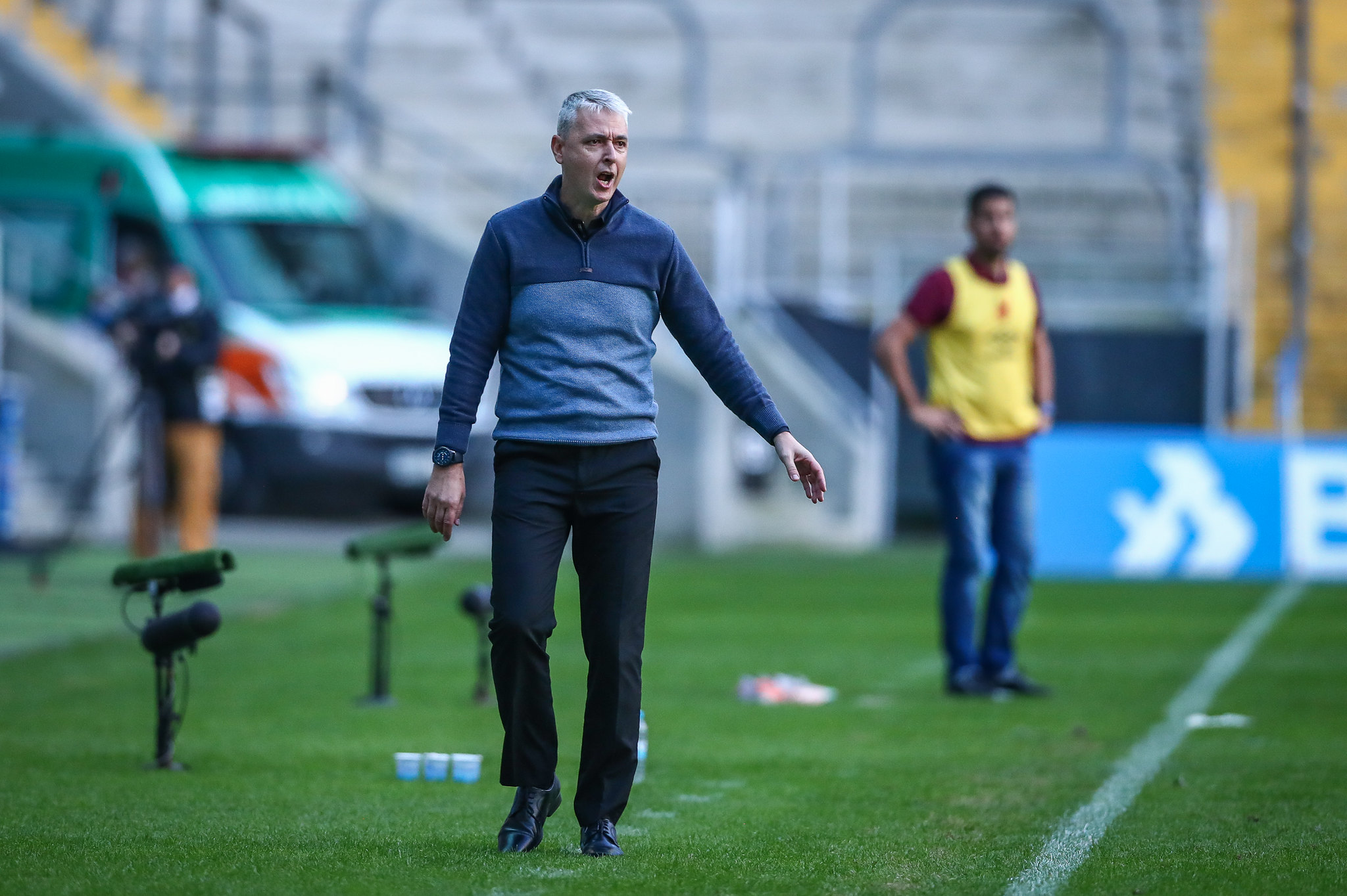 Após polêmica com Renato, Tiago Nunes tem destino surpreendente em 2023 e vai disputar a Libertadores Tiago Nunes - Grêmio
