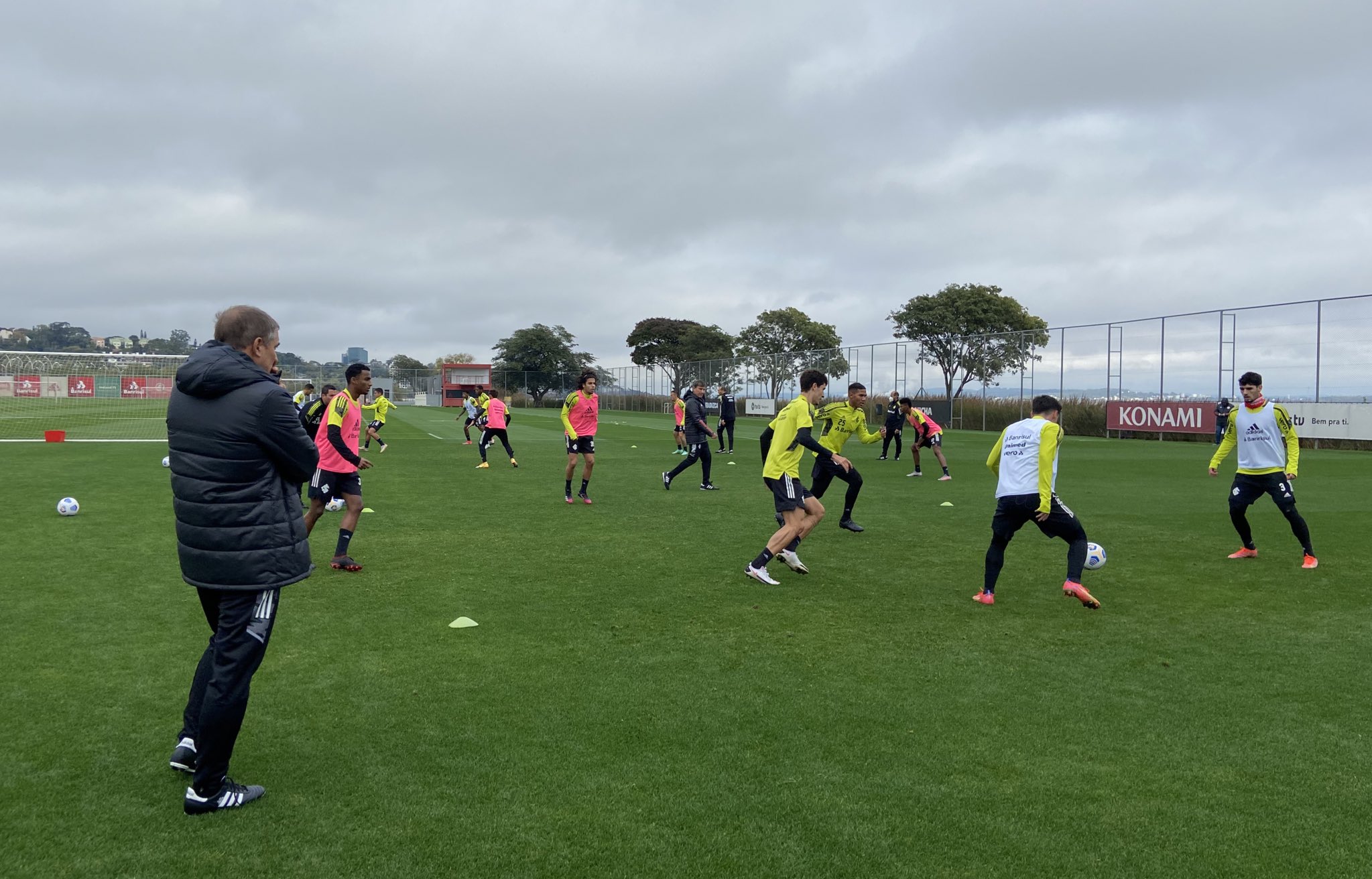 Aguirre ganha retornos de Lomba e Saravia, mas perde outro titular por três semanas no início de trabalho Inter