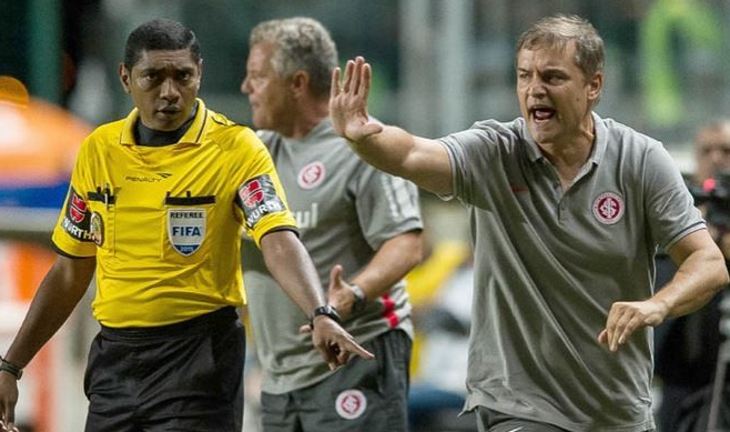 Aguirre tem o desejo de voltar ao Inter, e direção irá debater preparação física e rodízio de jogadores Aguirre