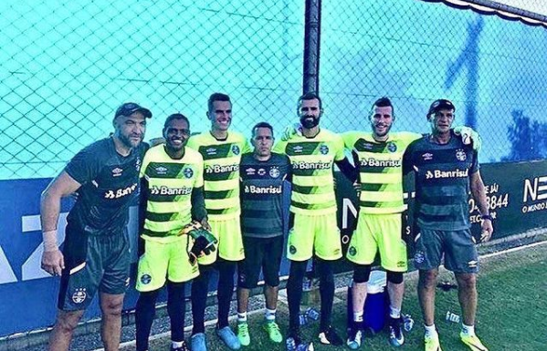 Já foi goleiro? Questionado em coletiva, jornalista tira onda e publica resposta ao treinador do Grêmio Grêmio