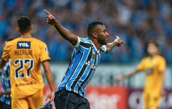 Léo Gomes