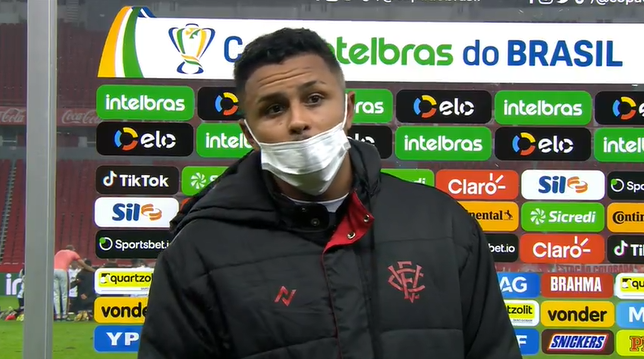 Jogadores do Vitória gritam "tem que respeitar" após classificação, e Samuel desabafa: "Falaram que o Inter daria 3 na gente" Samuel