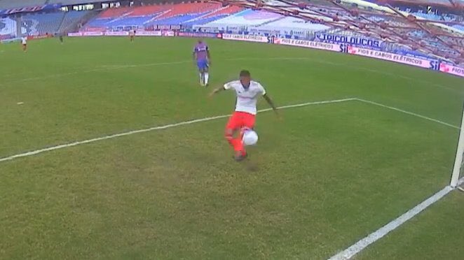 Goleada do Fortaleza sobre o Inter com direito a gol contra de Zé Gabriel vira alvo de corneta até do Íbis Zé Gabriel