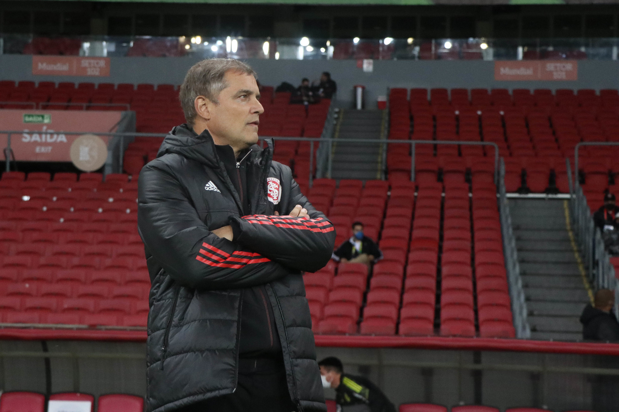 Aguirre nega problemas de relacionamento no vestiário do Inter e ainda não sabe se conta com Taison no Gre-Nal Aguirre