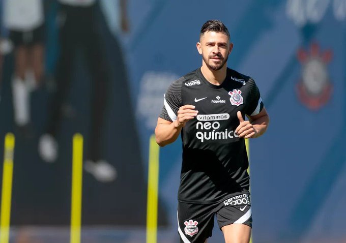 Jorge, Giuliano, Renato Augusto... clubes brasileiros acertam reforços, e dirigente do Grêmio minimiza: "Quem disse que queremos eles?" Giuliano