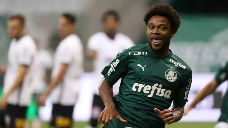 Único torcedor que admitiu ter invadido o gramado da Arena garante que Luiz Adriano fez provocações aos gremistas Luiz Adriano