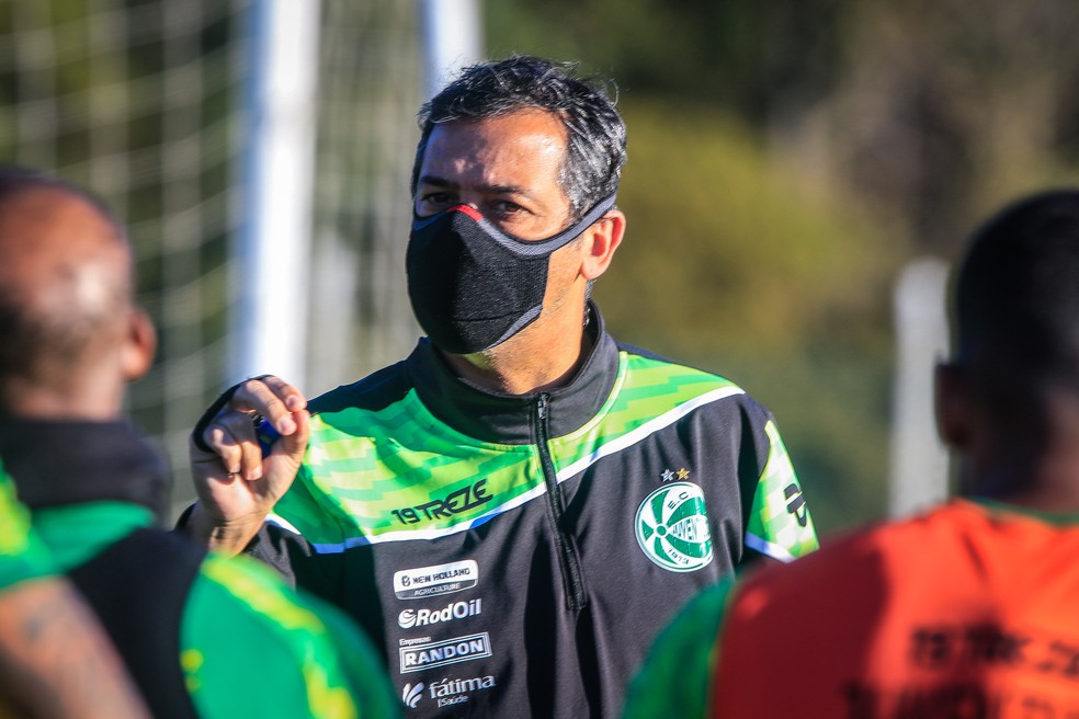 Técnico do Juventude joga favoritismo para o Inter e planeja a utilização de ex-colorado durante a partida Juventude