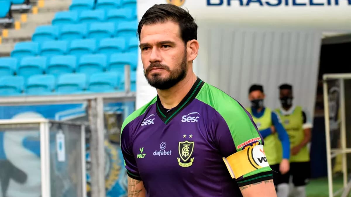 Goleiro do América-MG homenageia ex-funcionário do Grêmio e se surpreende com fase tricolor: "Não condiz" Matheus