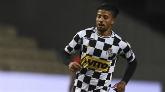De olho na reabertura da janela, Inter apresenta proposta por meia-atacante brasileiro que atua em Portugal Paulinho