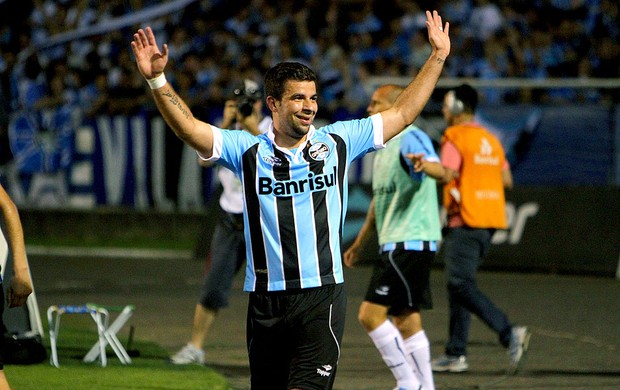 Parceiros no início da carreira, André Lima lamenta não ter jogado com Maicon no Grêmio: "Fica o meu carinho" André Lima