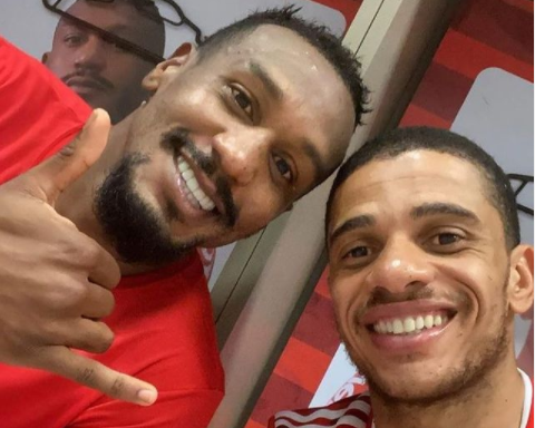 Por parceria em campo, Edenilson revela conversas com Taison antes da volta ao Inter: "Esperamos esse momento" Edenilson