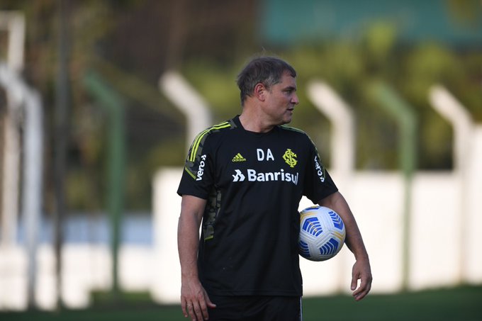 Com dúvida no meio de campo, veja provável escalação do Inter, horário e transmissão contra o Atlético-GO Inter