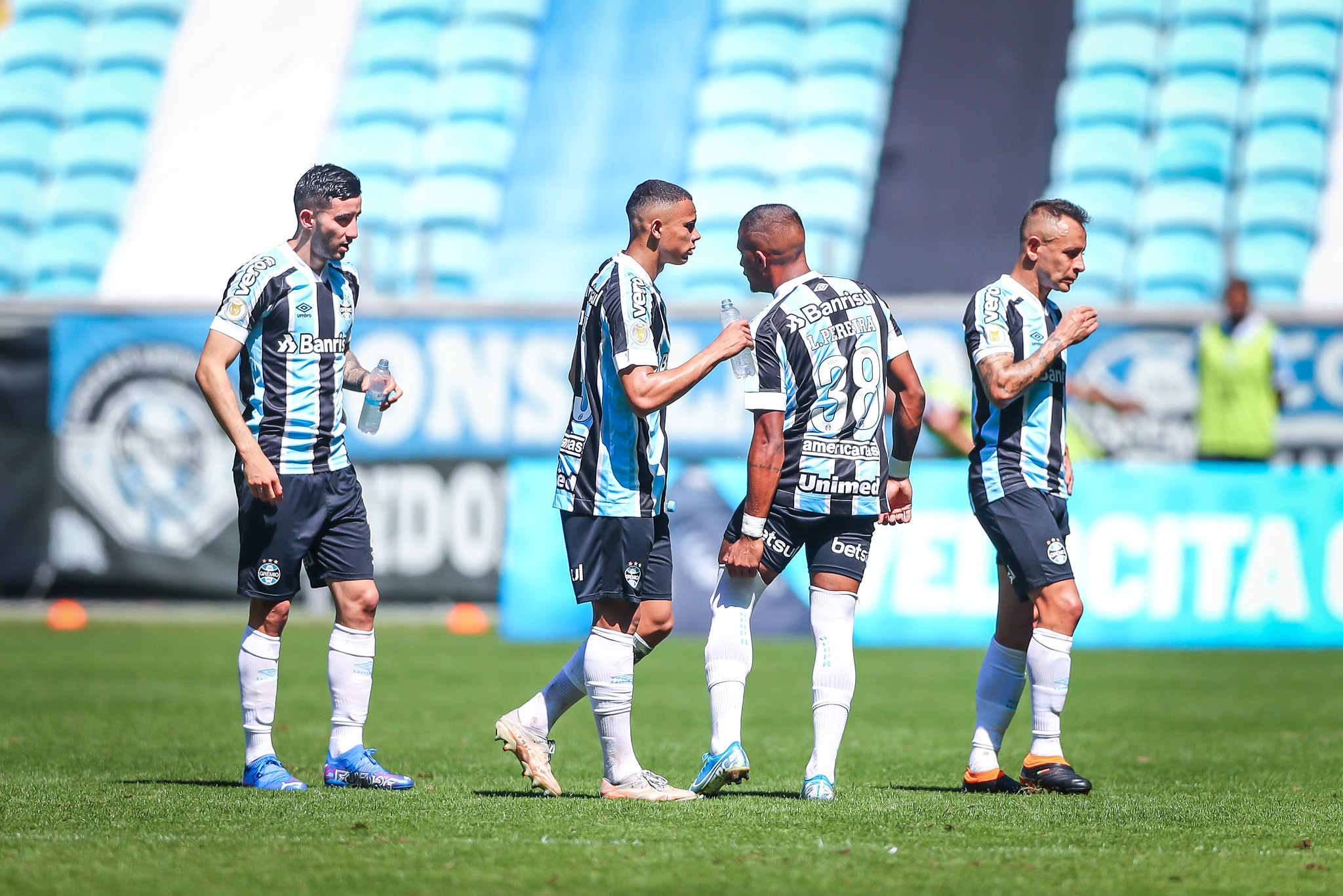 Grêmio descarta incentivar jogadores com premiação extra para escapar do rebaixamento: "Raciocínio do fracasso" Grêmio