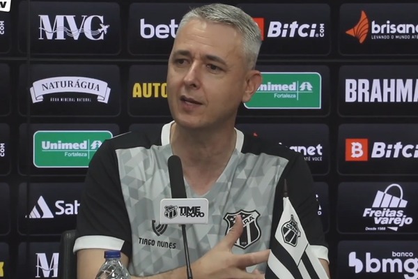Após derrota no reencontro, Tiago Nunes faz elogios à forma como Felipão montou o time do Grêmio na Arena Tiago Nunes