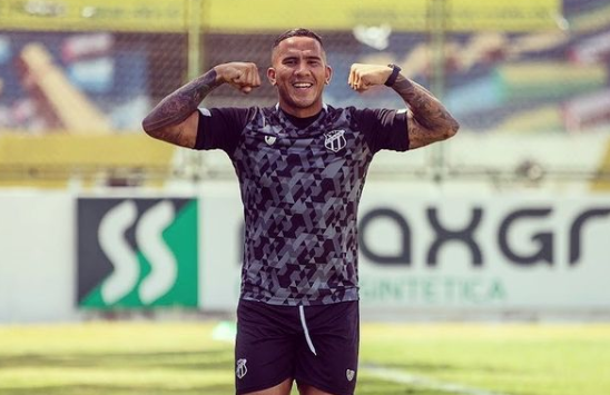Ex-Grêmio, Jael garante primeira vitória de Tiago Nunes no Ceará com cavadinha: "Estava em paz para bater assim" Jael