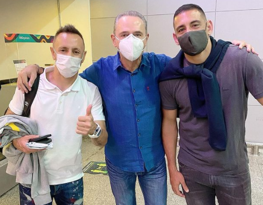 Últimas do Grêmio: Brenno na torcida por Chapecó, Douglas Costa de volta e encontro de narrador com jogadores Grêmio