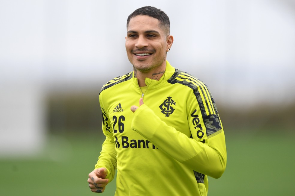 Em comunicado oficial, Inter confirma a rescisão contratual de Paolo Guerrero, que não joga mais pelo clube: "Interesse mútuo" Guerrero
