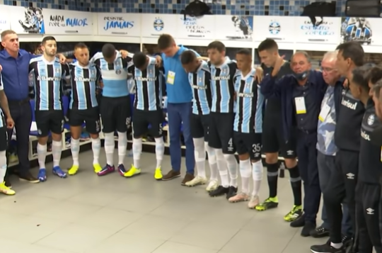 Narrador gaúcho detona postura do Grêmio em readequar premiação para escapar do rebaixamento: "Indecente, beira o absurdo" Grêmio
