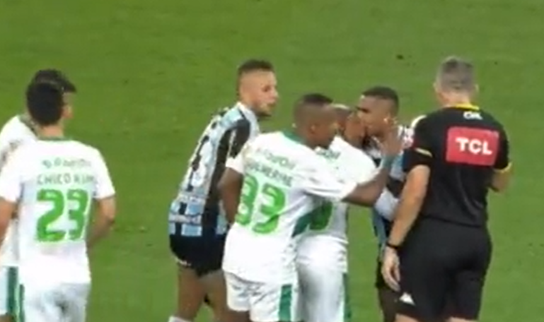 Douglas Costa