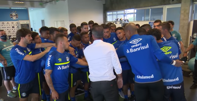 Pacto com elenco, "cheio de energia" e confiança de Bolzan em virada: Grêmio divulga bastidores da chegada de Mancini Mancini