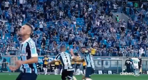 Em outro ângulo, vibração de Rafinha com a torcida em gol do Grêmio contra o Juventude viraliza na web; assista Rafinha