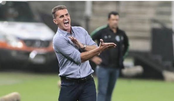 Após ser rebatido por dirigente do Grêmio, presidente do América-MG se decepciona com Mancini: "Nunca acreditei na saída" Vagner Mancini