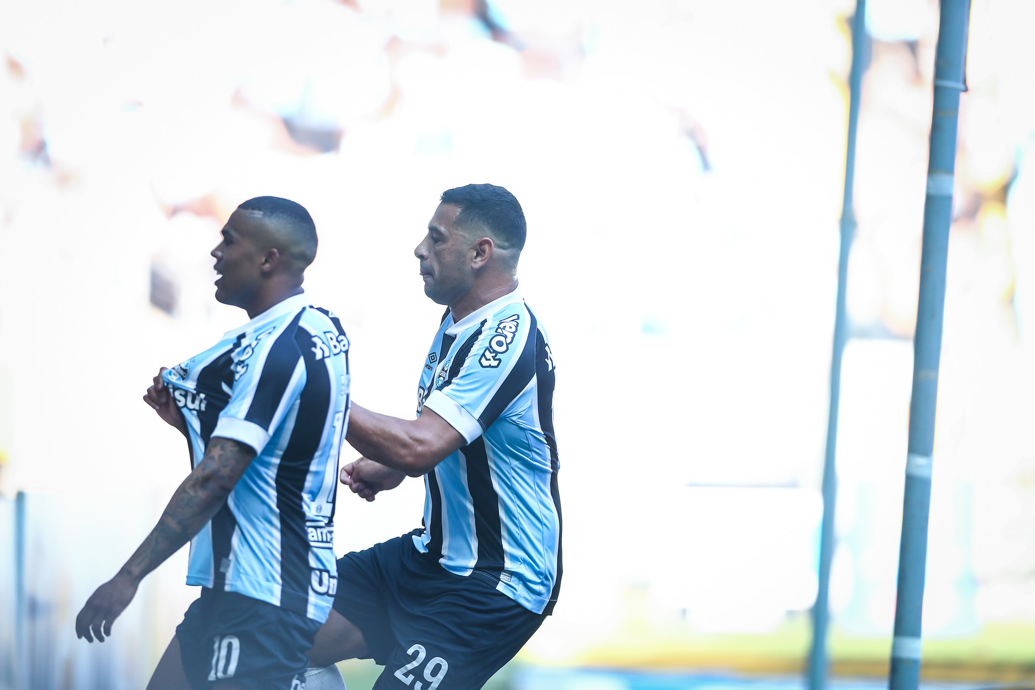 Douglas Costa