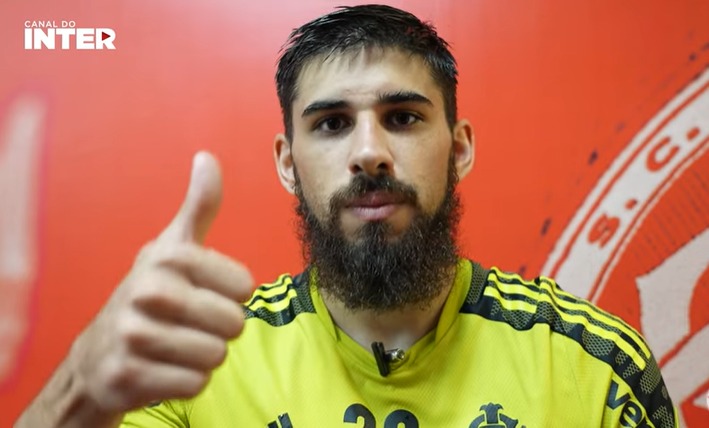 Antes do Gre-Nal, Bruno Méndez manda recado para a torcida e explica como quer o Inter: "Jogando com o coração, com sacrifício" Bruno Méndez