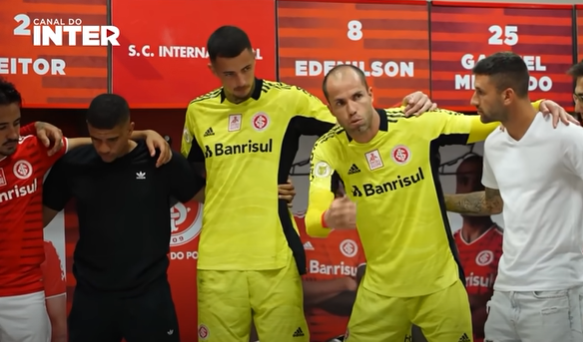 Moledo, Pottker, Ceará... colegas e amigos de Marcelo Lomba escrevem mensagens após despedida do Inter Lomba