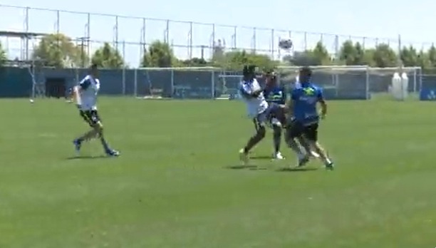 Torcida do Grêmio reage na web após Paulo Miranda postar drible de membro da comissão em rachão dos jogadores Paulo Miranda