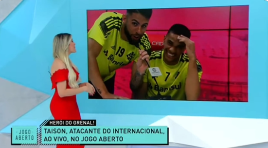 Yuri Alberto invade entrevista de Taison ao Jogo Aberto e faz Renata Fan cair na gargalhada: "Boa segunda a todos" Taison