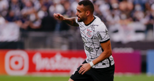 Dirigente do Grêmio diz que atletas foram alertados sobre jogadas de Renato Augusto: "Parece que a ficha não cai" Renato Augusto