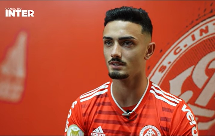 De contrato assinado até 2025, Cadorini agradece Inter, diz estar vivendo sonho e cita as principais referências no elenco Cadorini